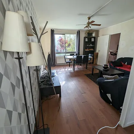 Grand 4 En Face Du Chu Et De L'universite De - Acces Rapide Futuroscope En 15 Min Homestay szállás