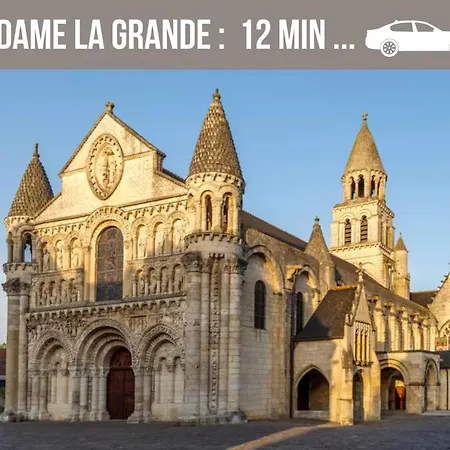 Ubytování v soukromí Grand 4 En Face Du Chu Et De L'universite De - Acces Rapide Futuroscope En 15 Min *