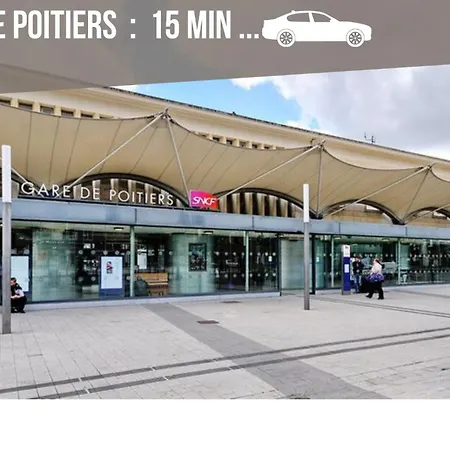 בית אירוח Grand 4 En Face Du Chu Et De L'universite De - Acces Rapide Futuroscope En 15 Min