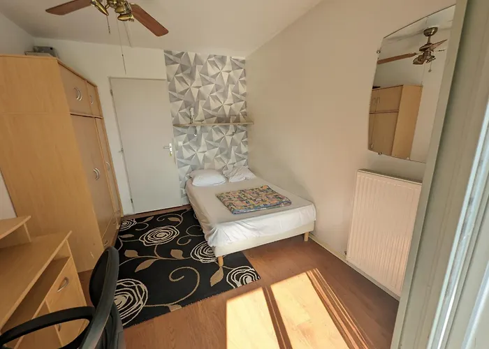 Accommodatie bij particulieren Grand 4 En Face Du Chu Et De L'universite De - Acces Rapide Futuroscope En 15 Min *