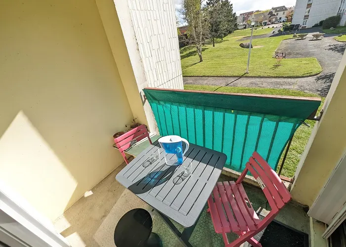 Grand 4 En Face Du Chu Et De L'universite De - Acces Rapide Futuroscope En 15 Min Poitiers